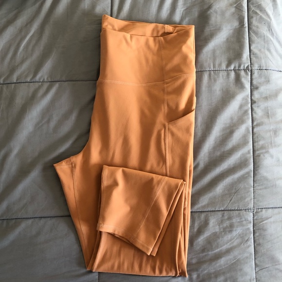 Fabletics Oasis High-waisted 7/8 Legging 2X - Maplewood - Pure Luxe Line. - Picture 4 of 6